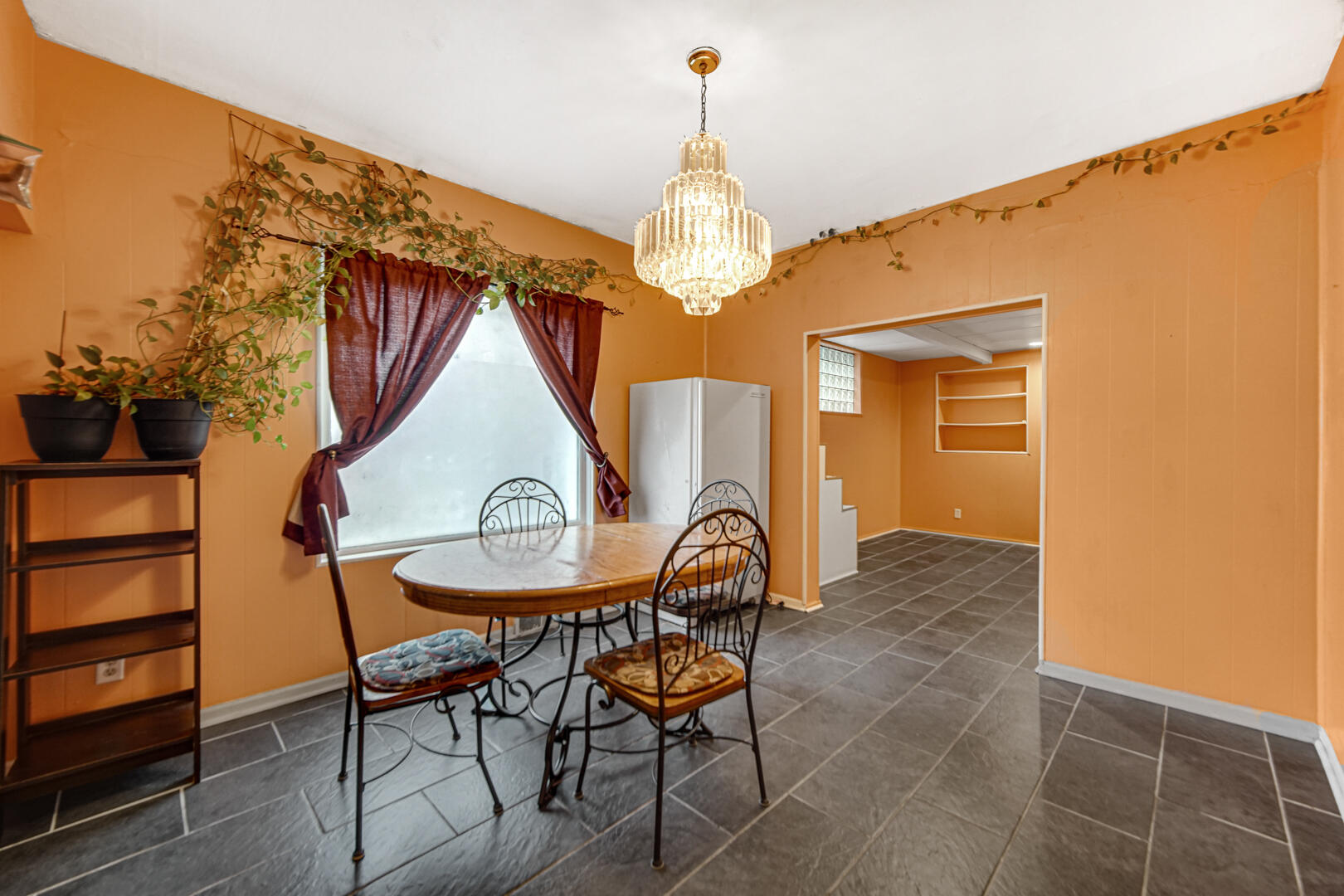 523 Emlyn Place