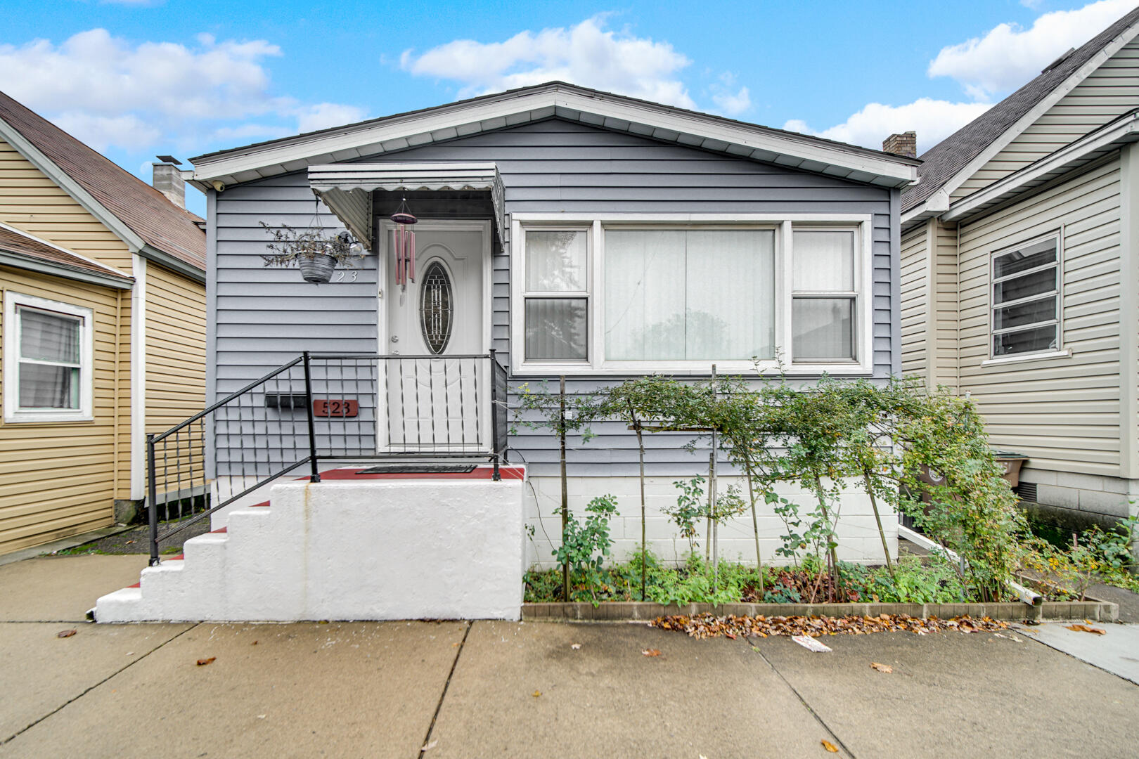 523 Emlyn Place