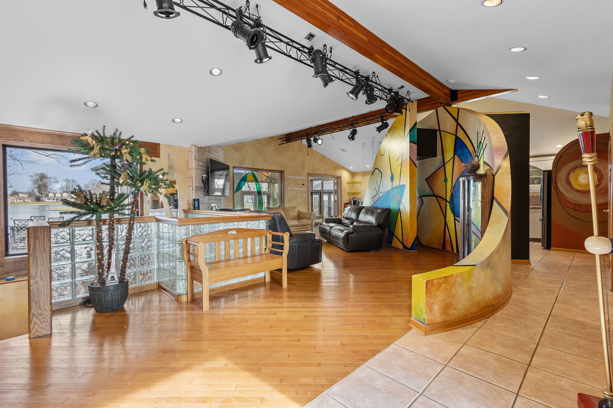 3144 Lakeside Drive
