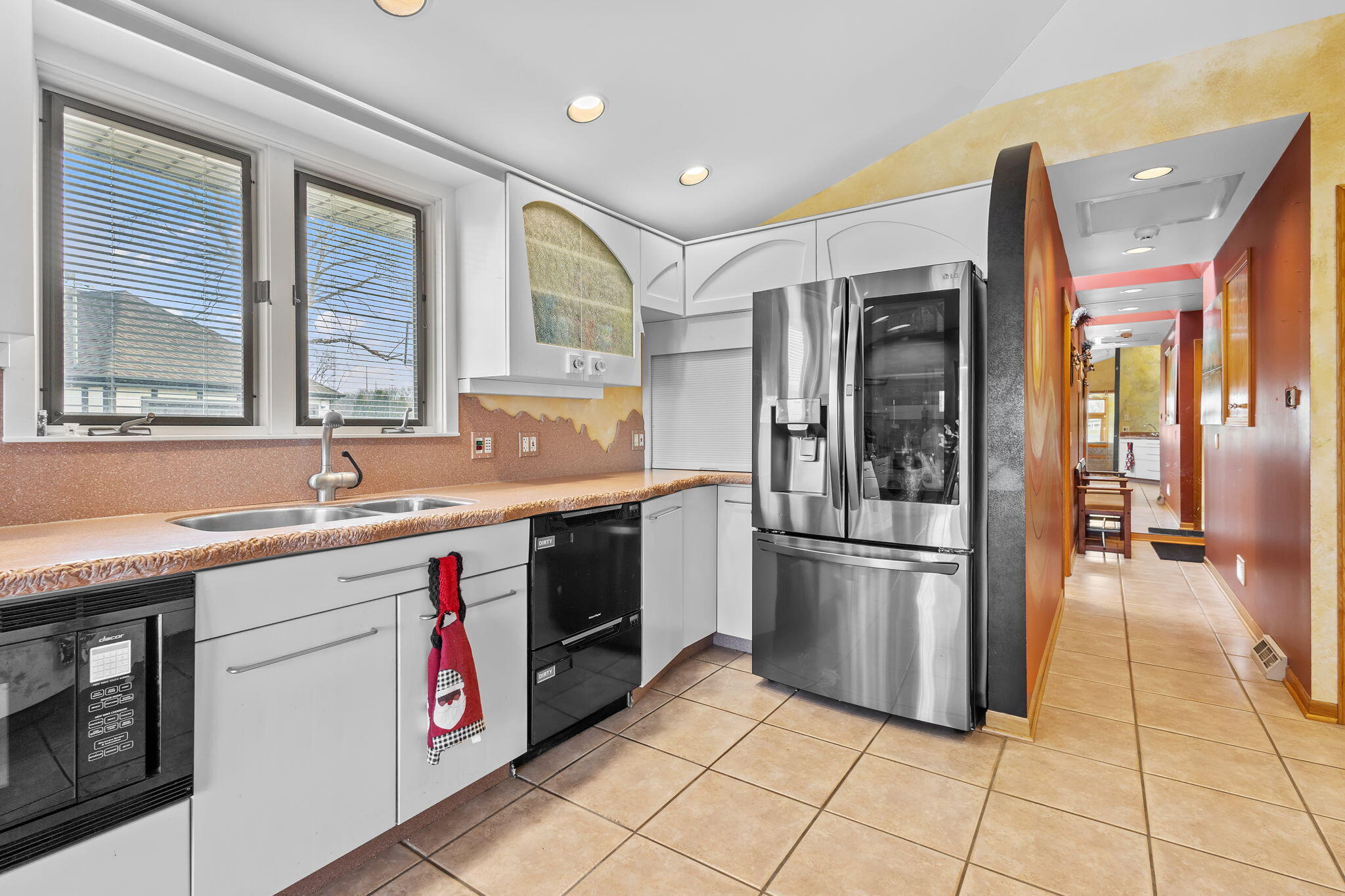 3144 Lakeside Drive