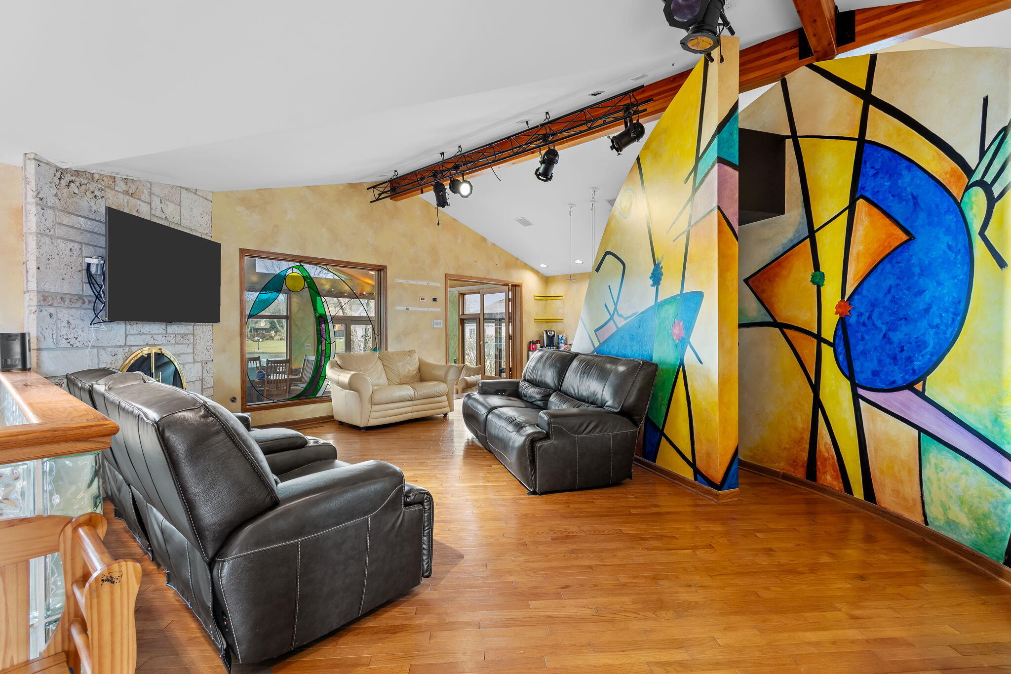 3144 Lakeside Drive