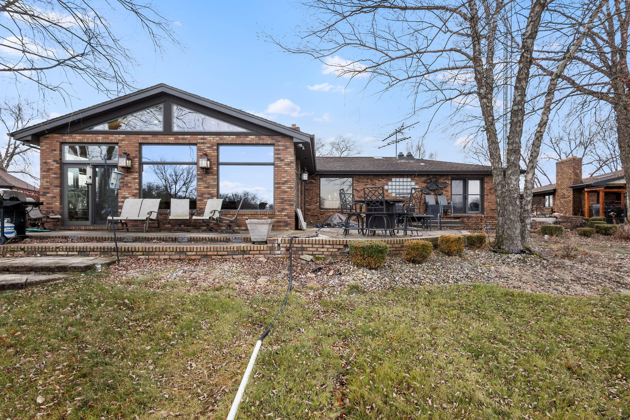 3144 Lakeside Drive