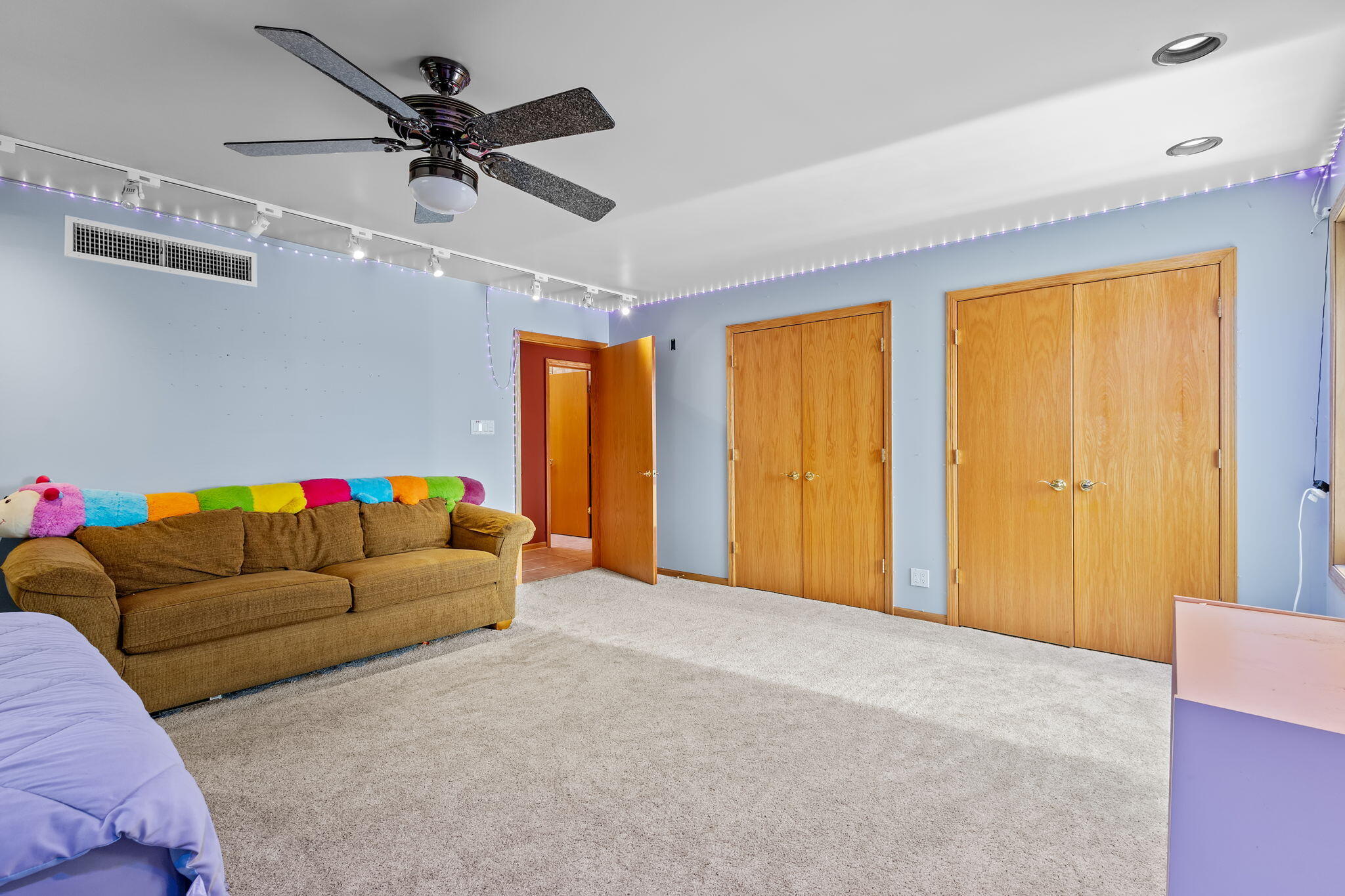 3144 Lakeside Drive