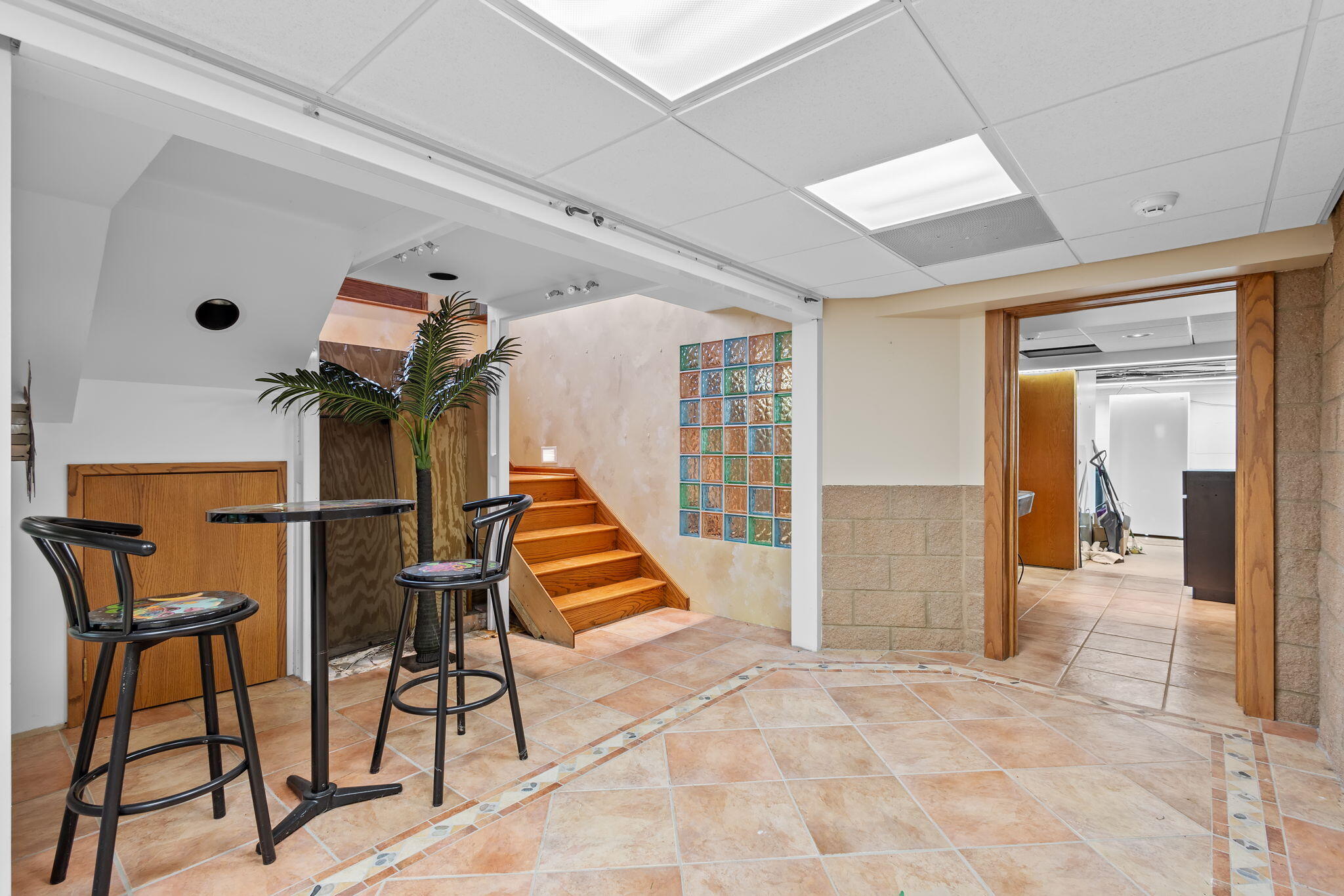 3144 Lakeside Drive