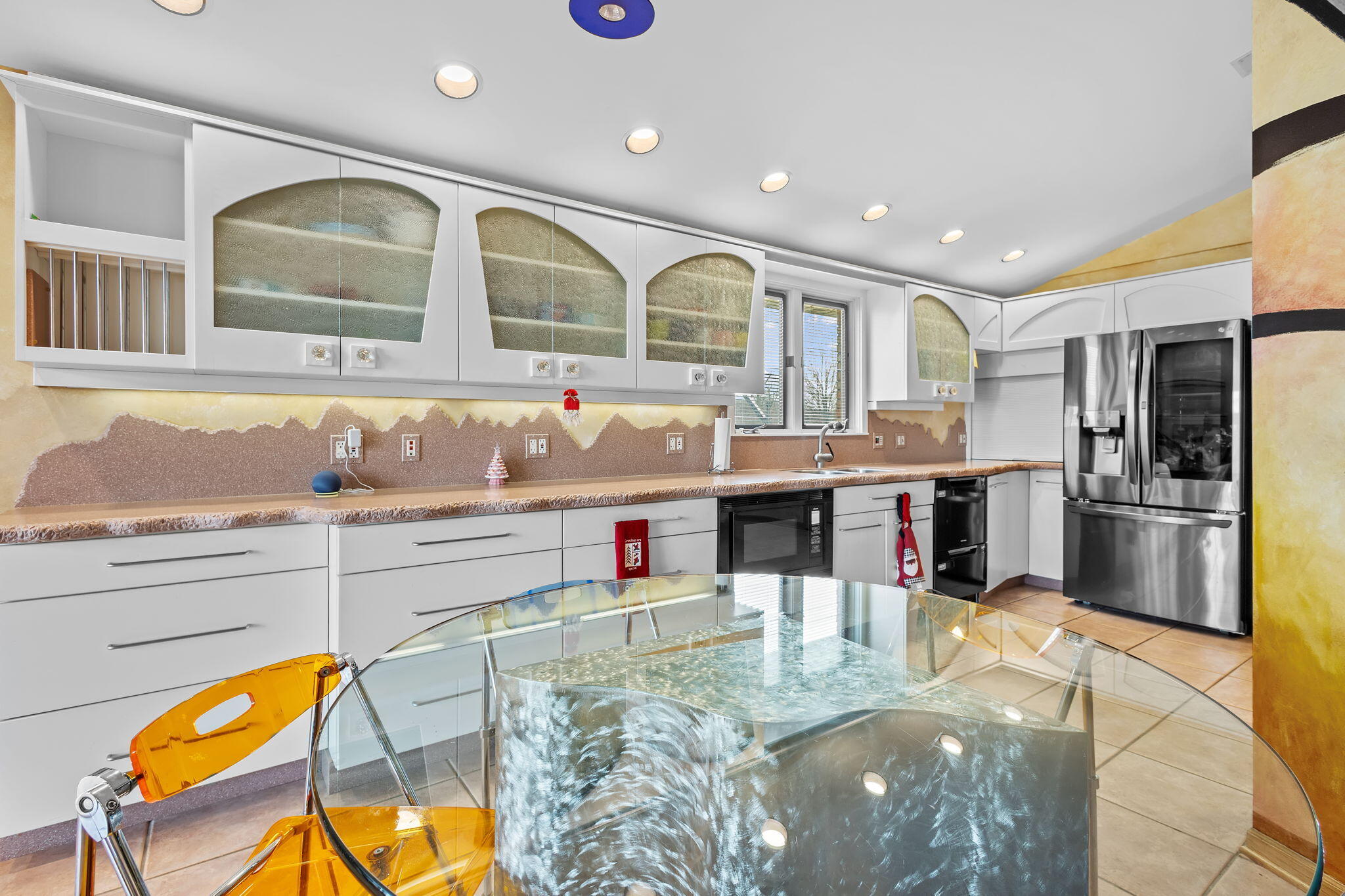 3144 Lakeside Drive