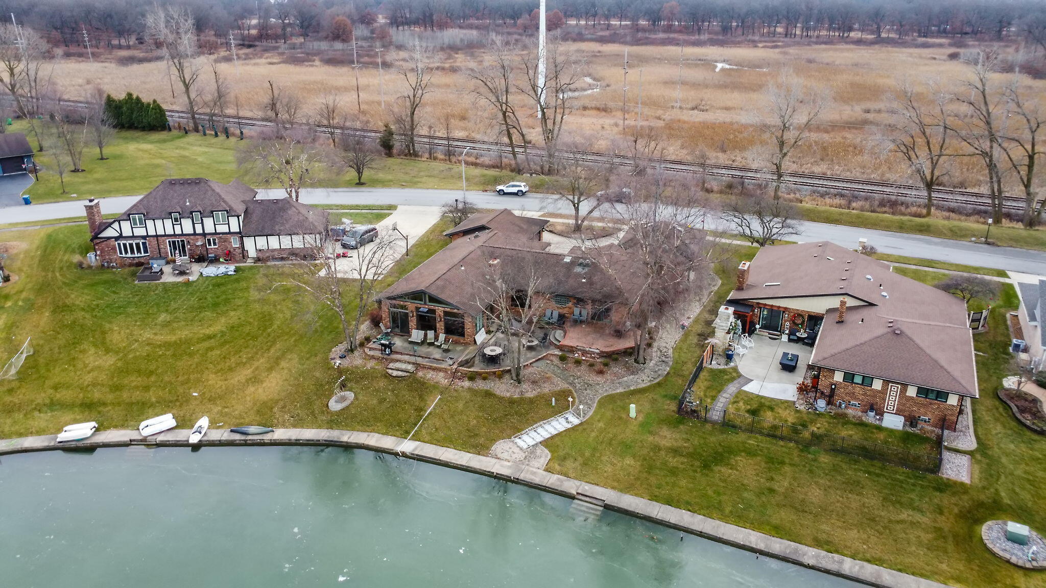 3144 Lakeside Drive