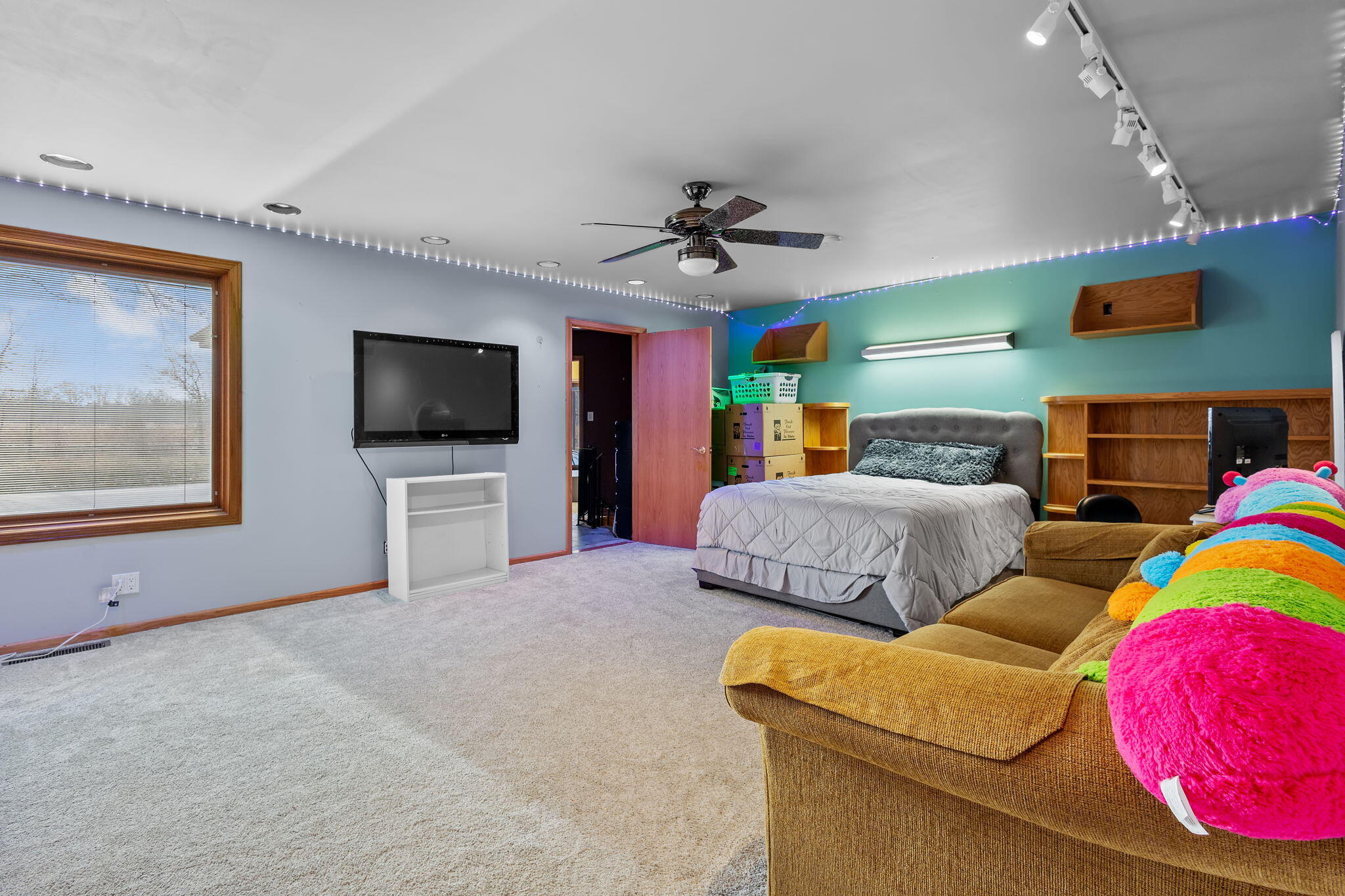 3144 Lakeside Drive