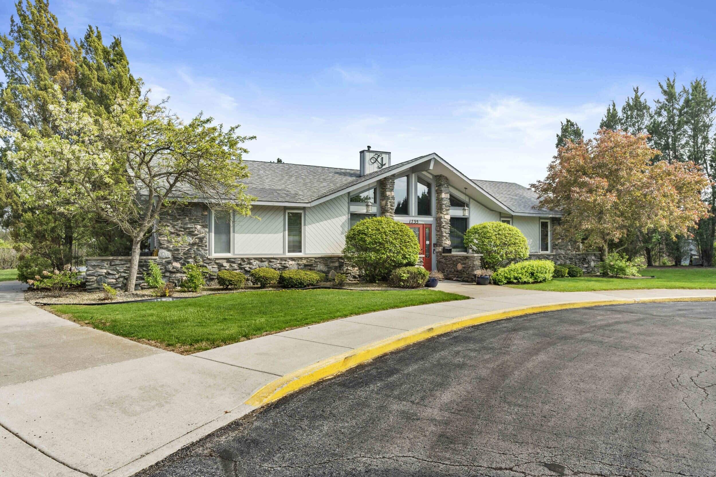 1725 Homan Drive 303