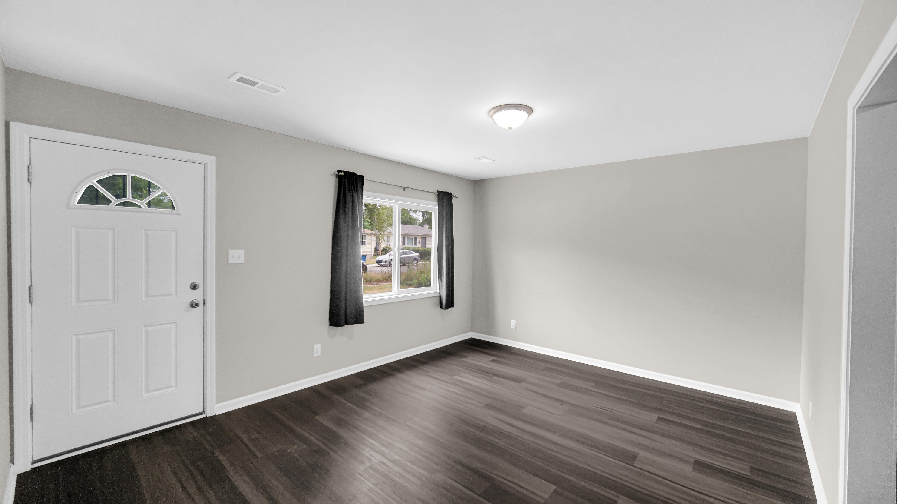 1015 E 36th Place