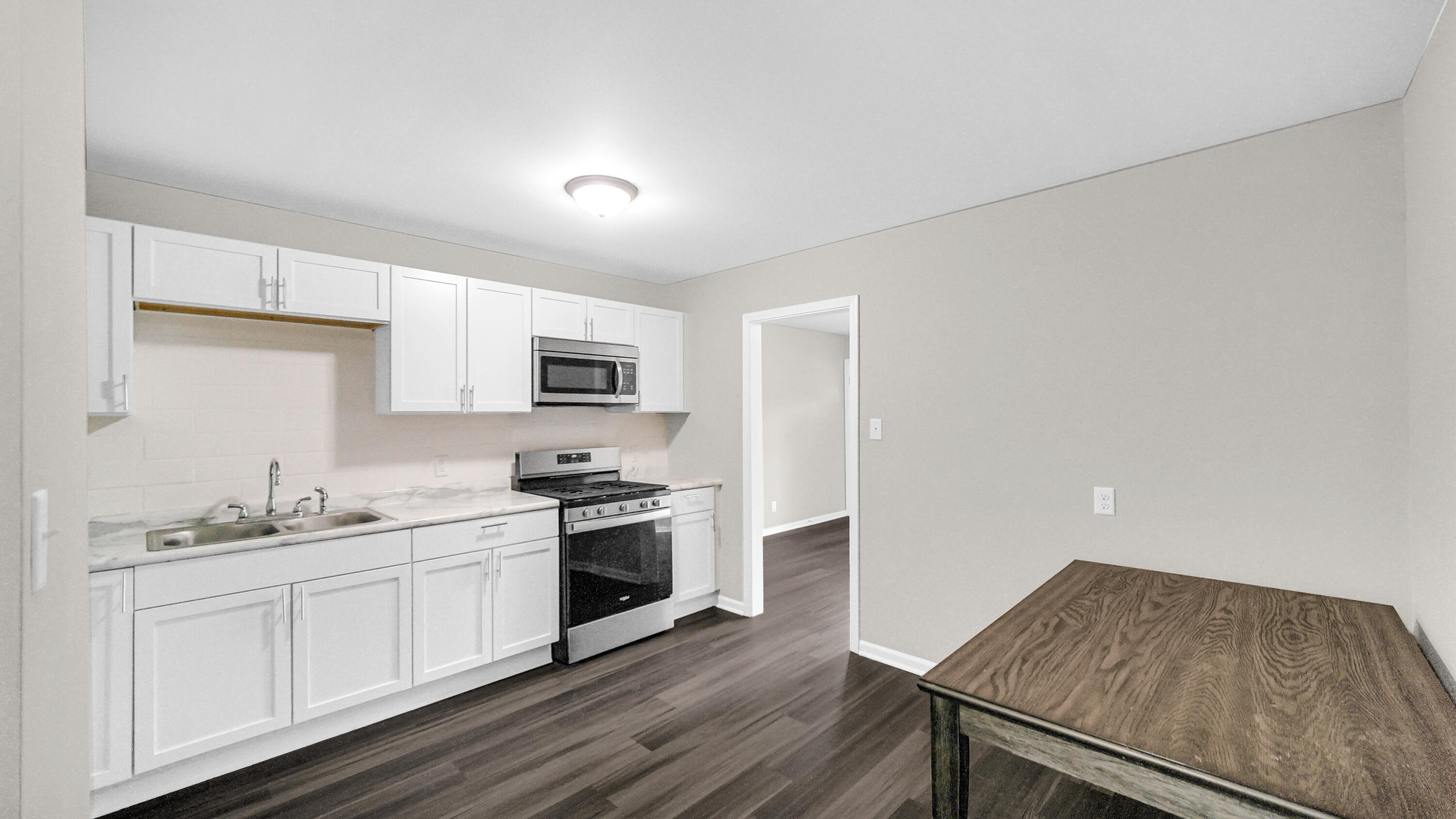 1015 E 36th Place