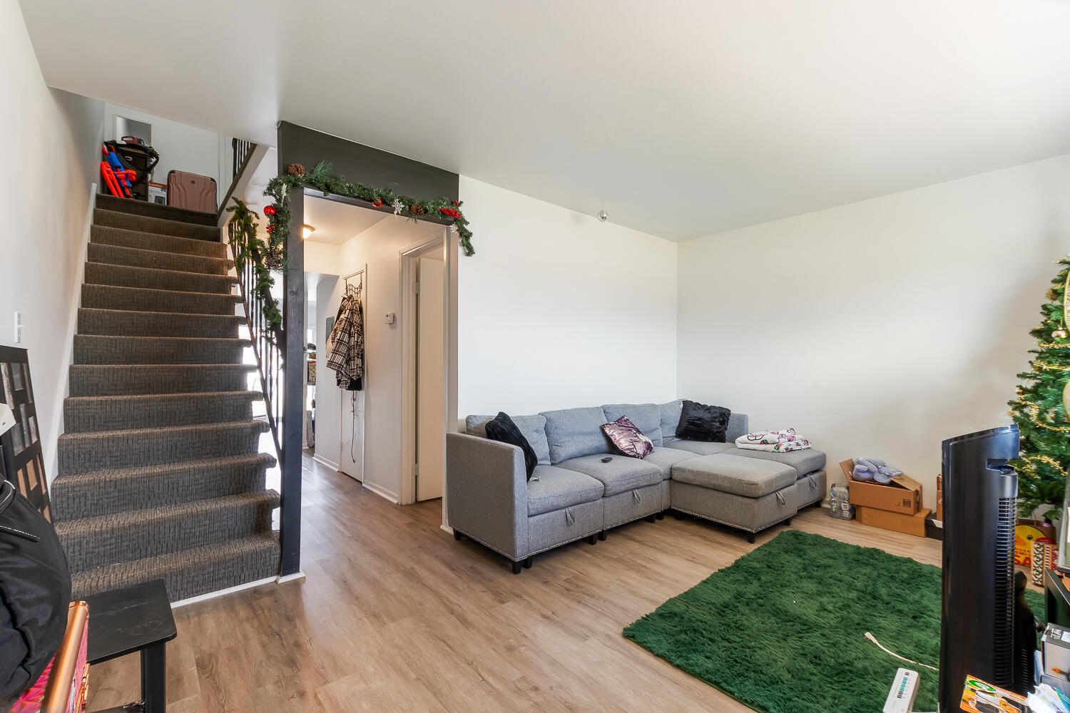 7636 Whitcomb Street