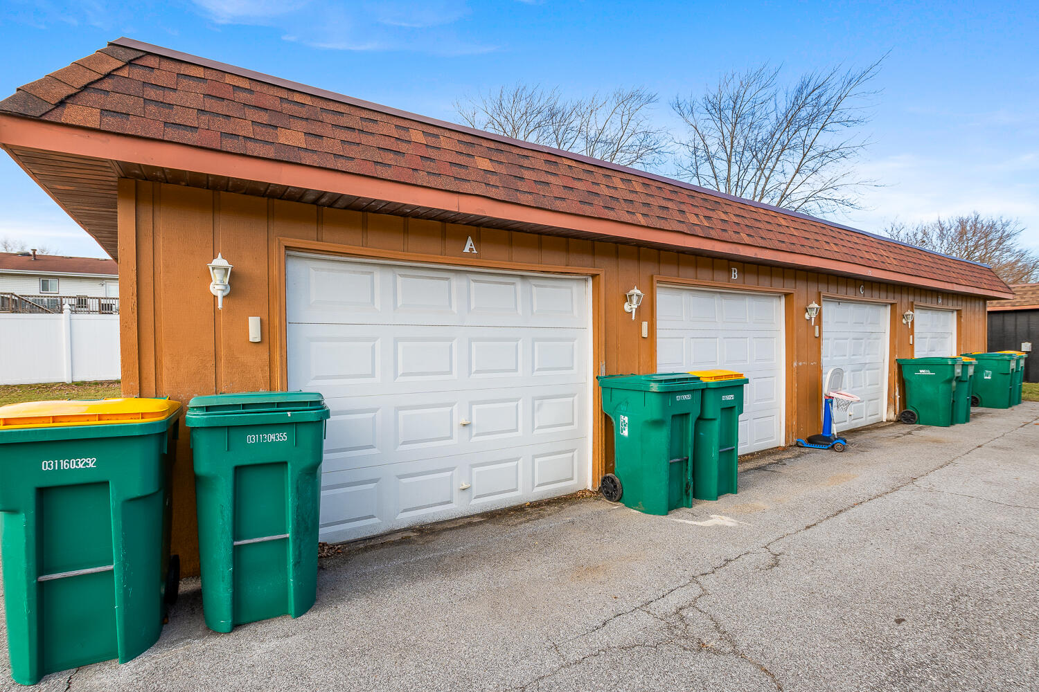 7636 Whitcomb Street