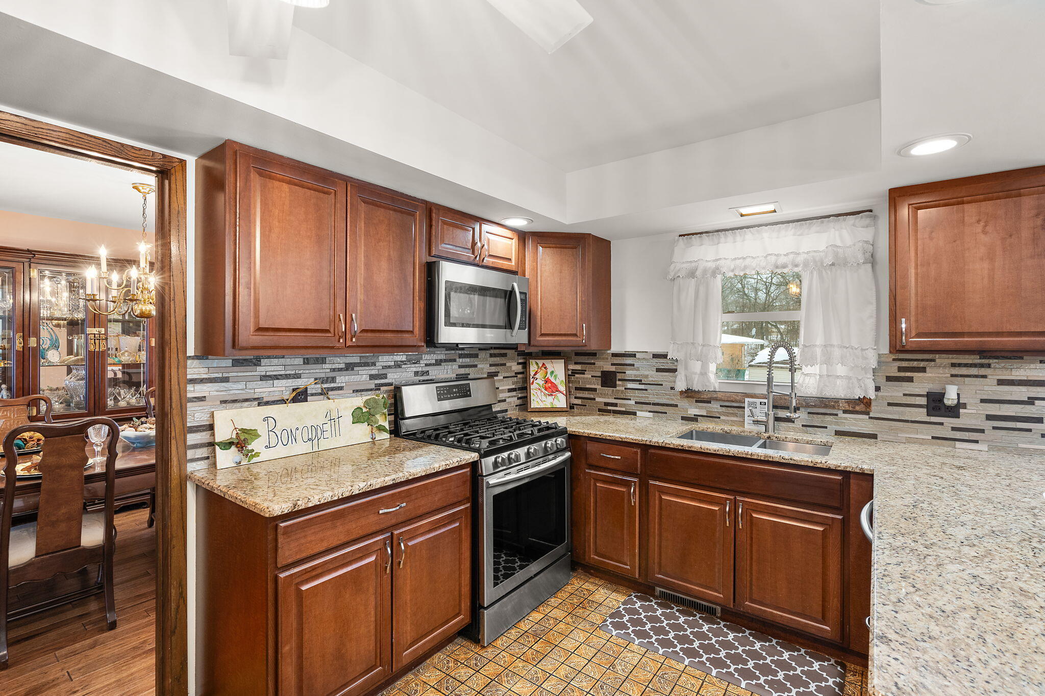 6938 Ironwood Avenue