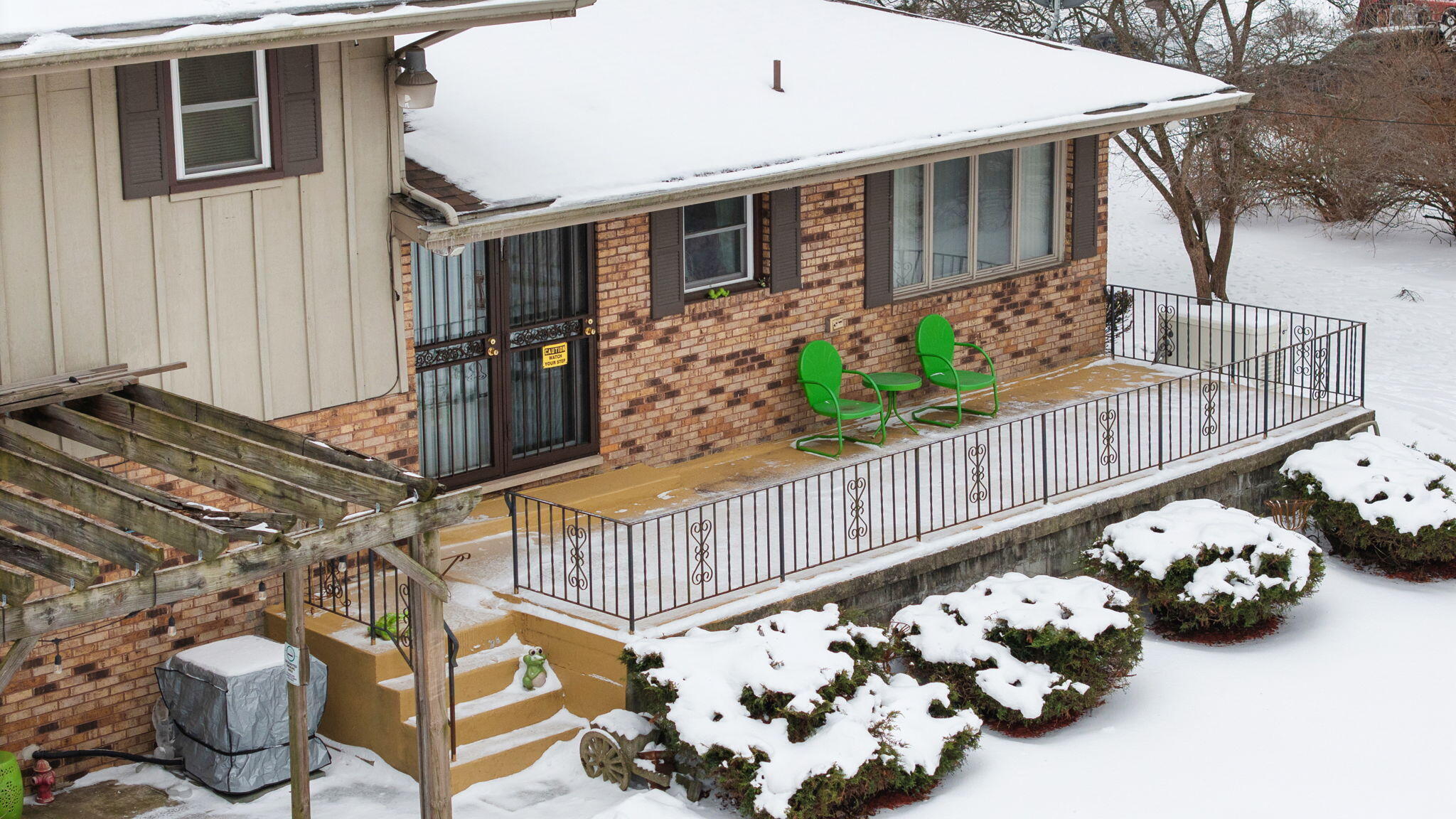 6938 Ironwood Avenue