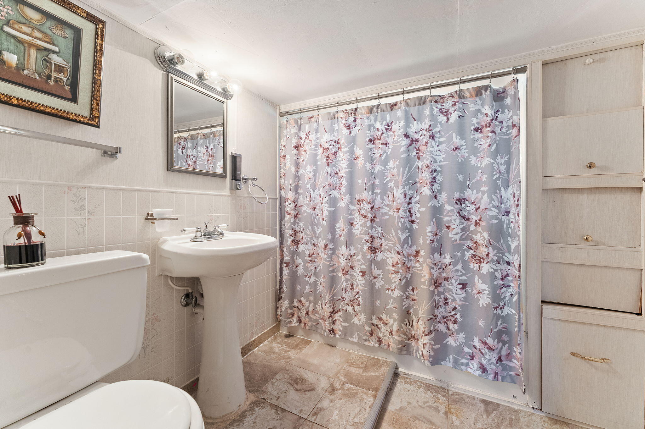 7039 California Avenue