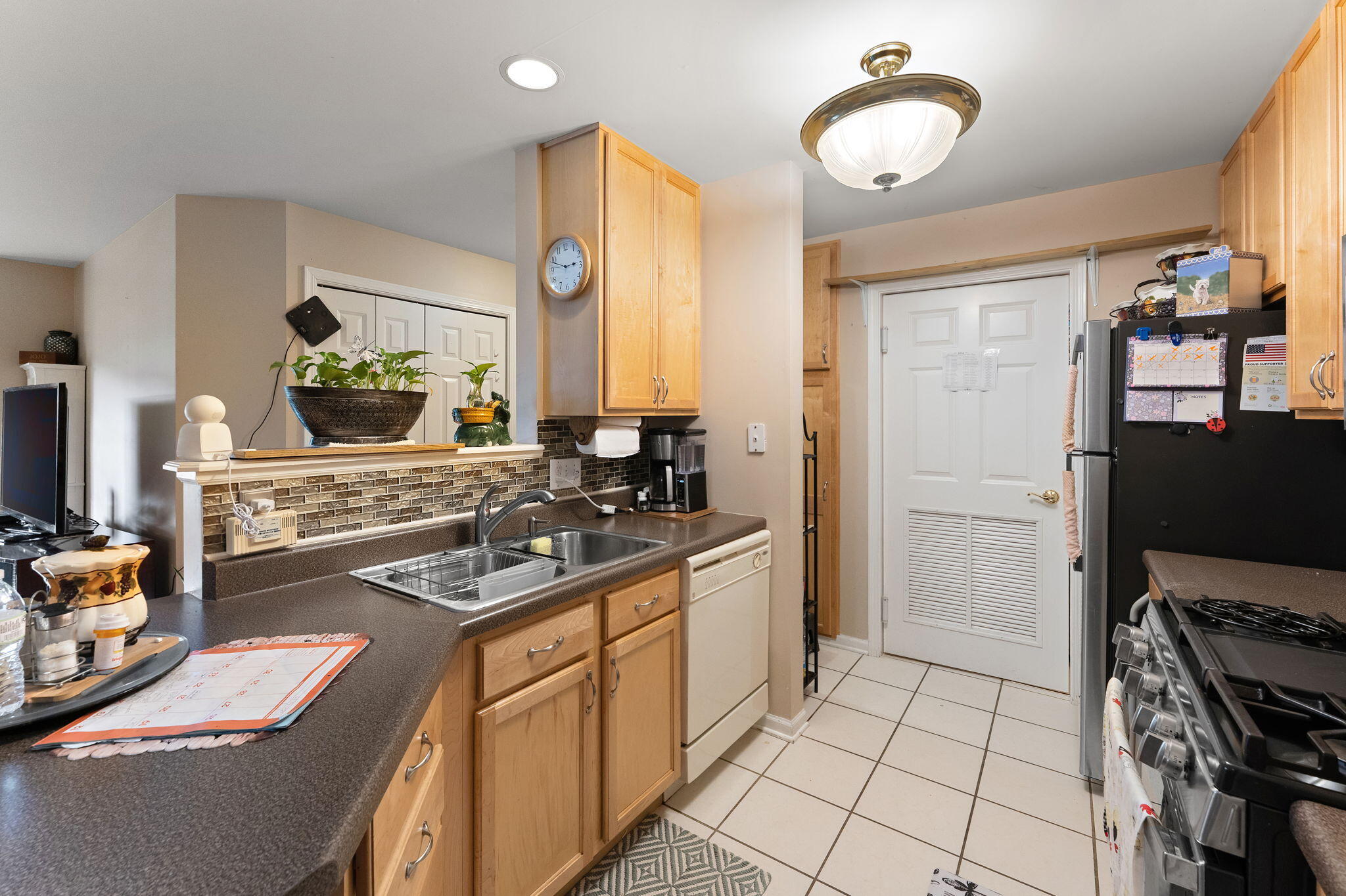 630 Cambridge Court Unit: 1b