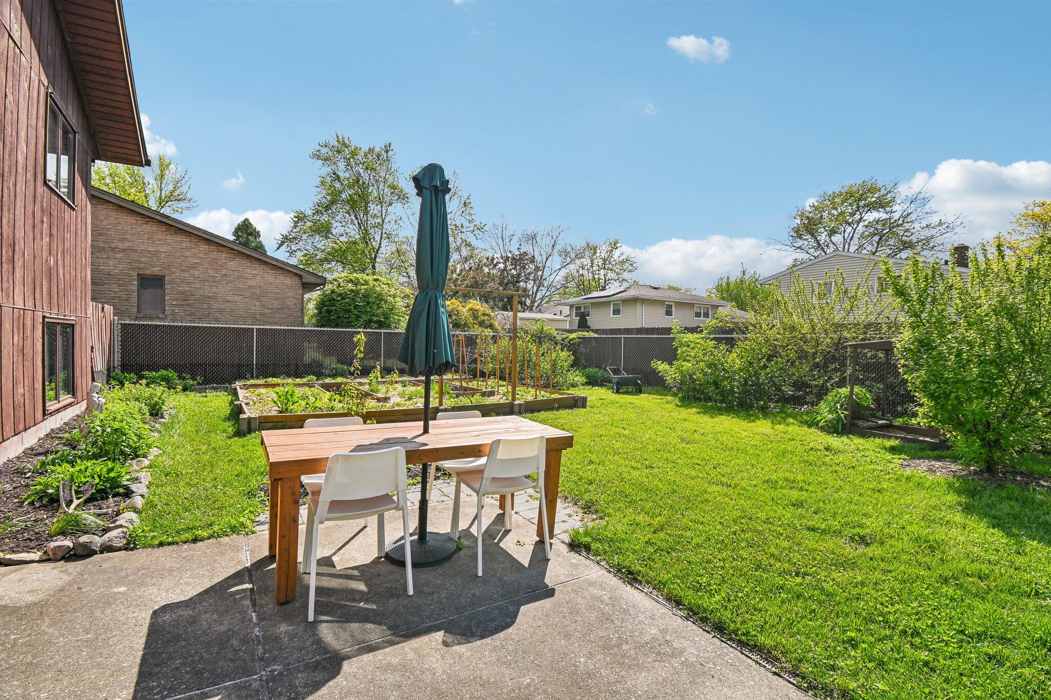9618 Walnut Drive