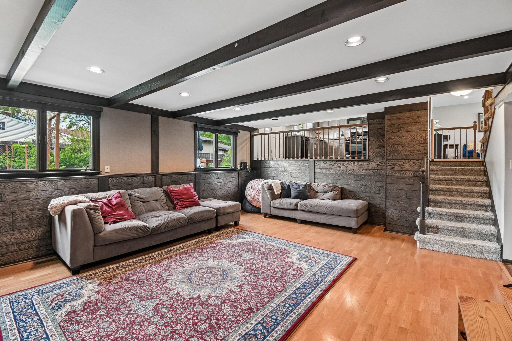 9618 Walnut Drive
