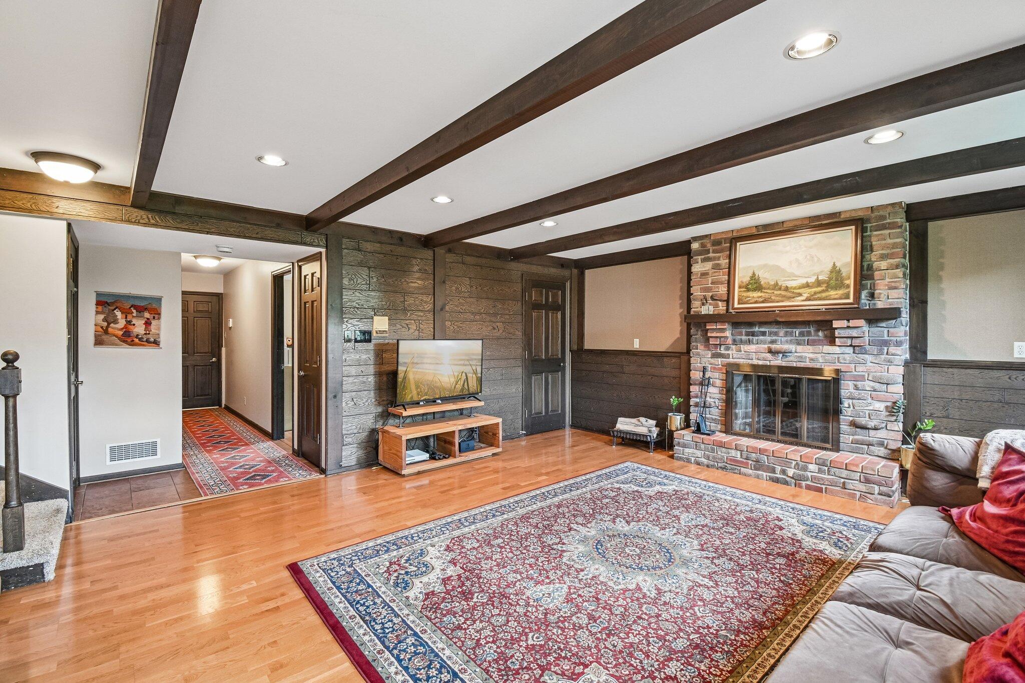 9618 Walnut Drive