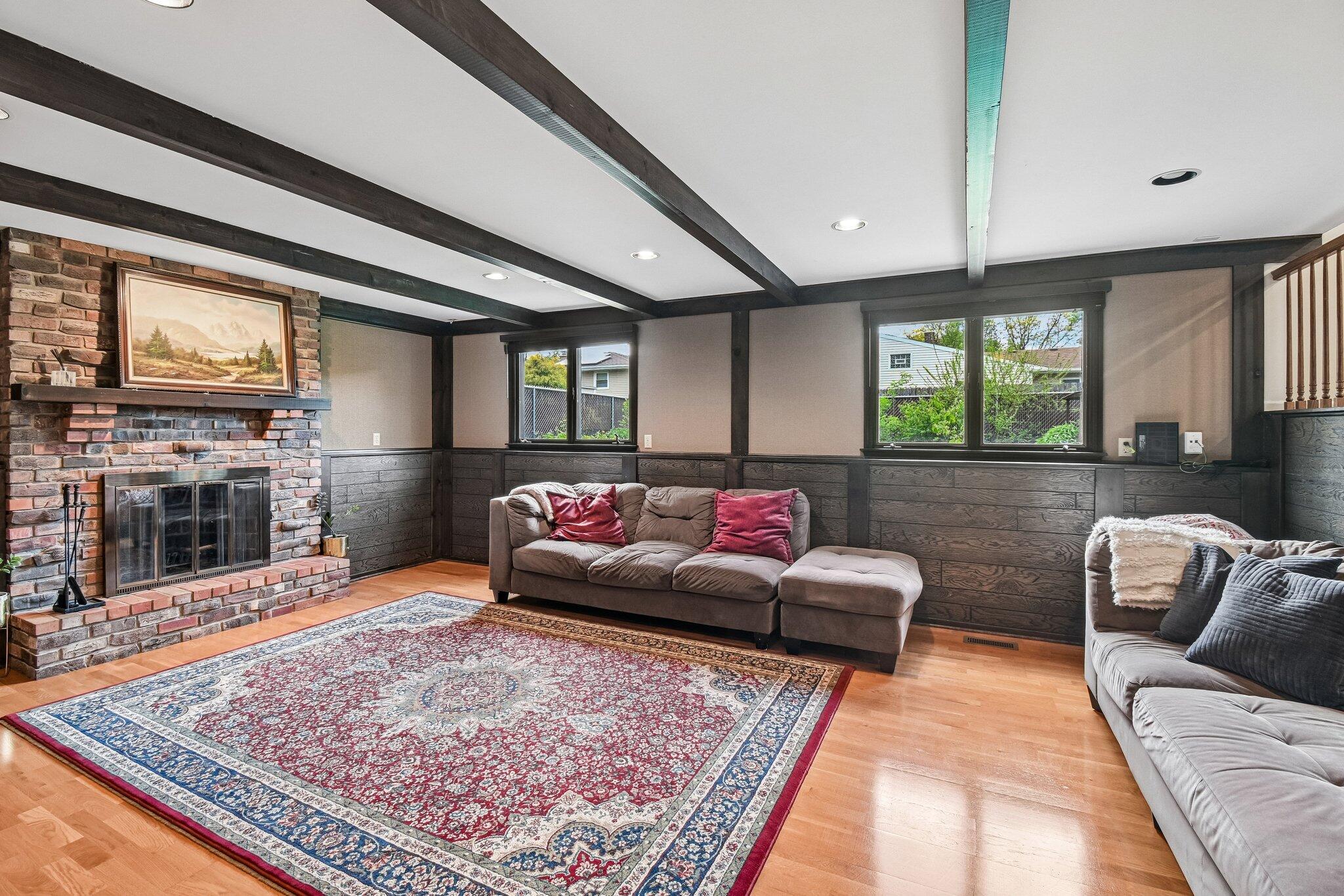 9618 Walnut Drive