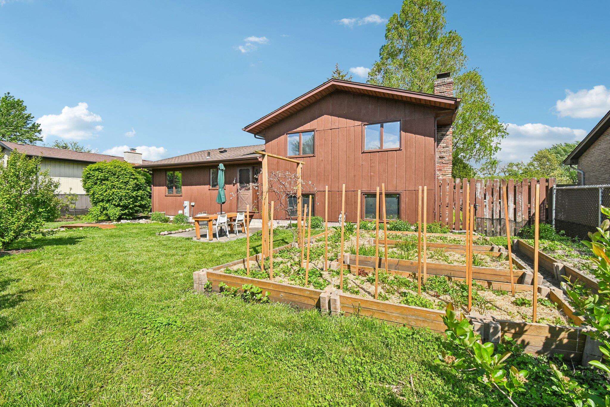 9618 Walnut Drive