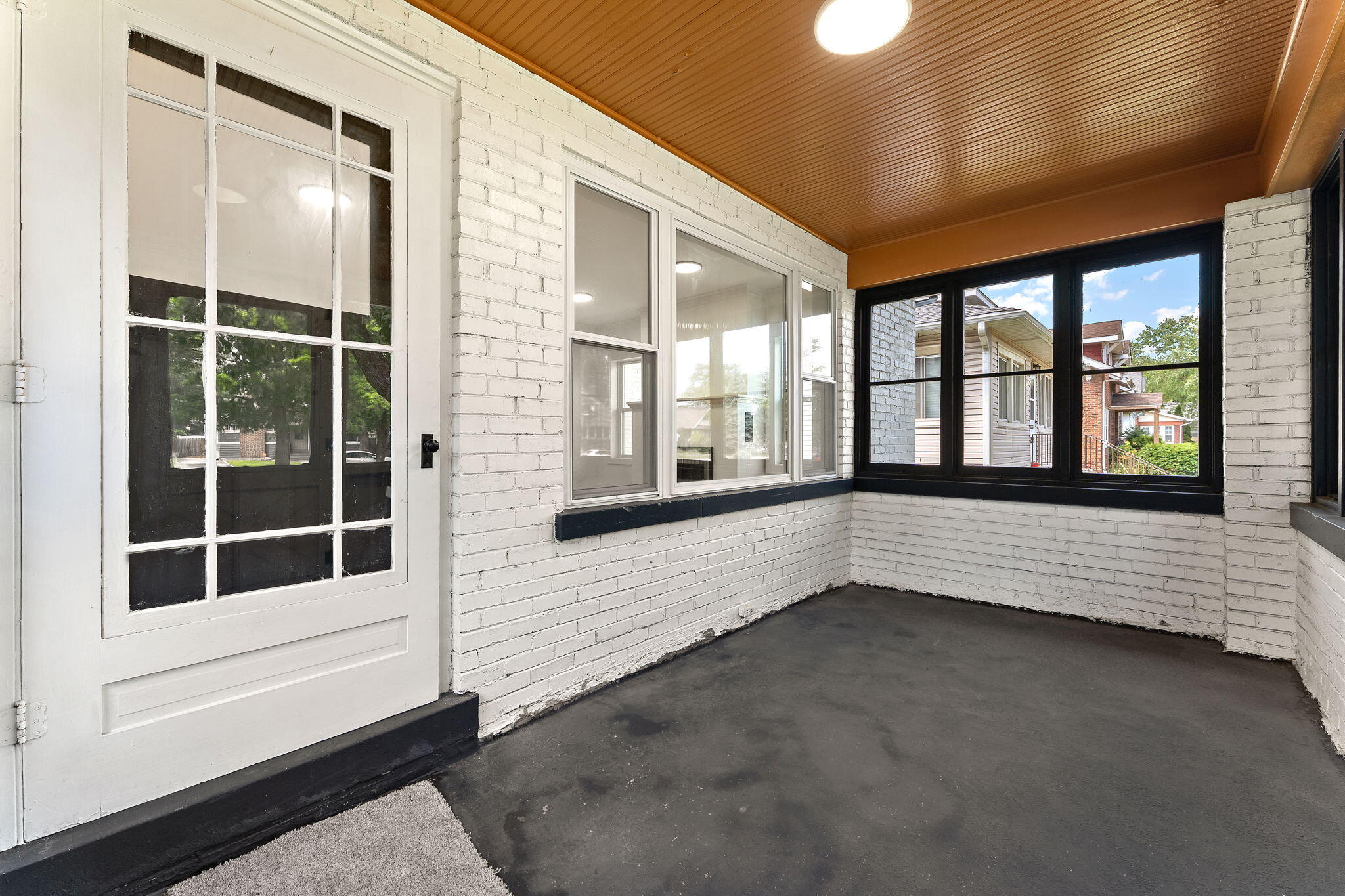 236 Dyer Boulevard