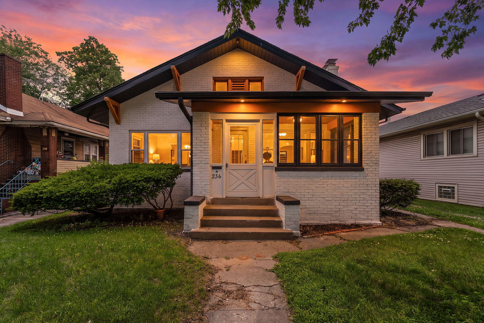236 Dyer Boulevard