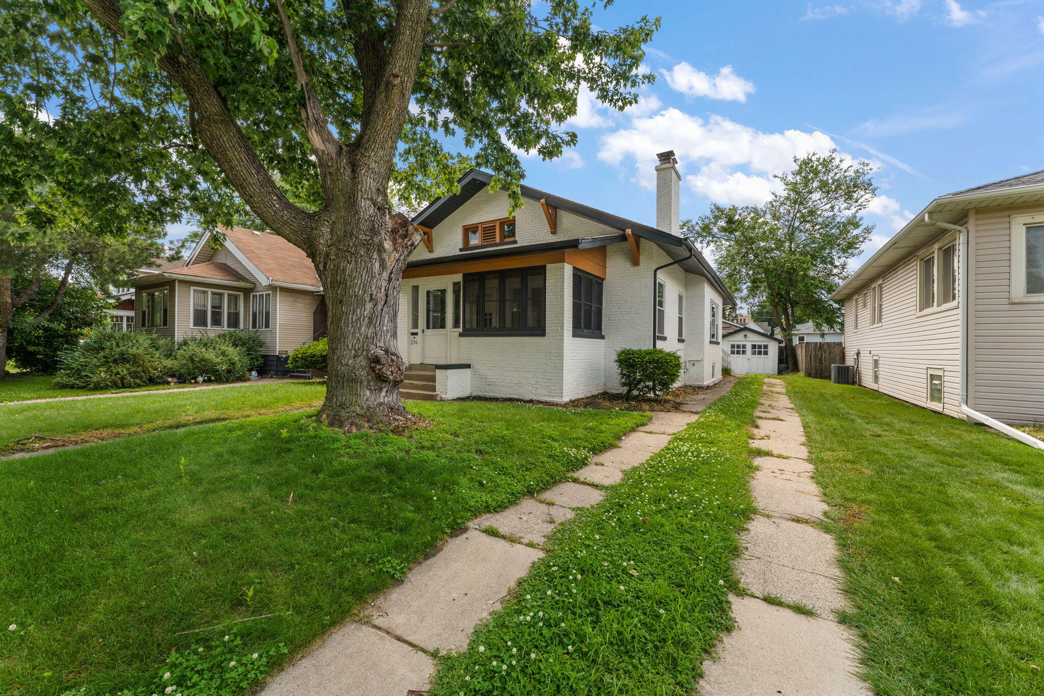 236 Dyer Boulevard