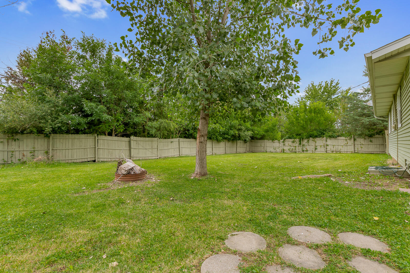 4838 N Clover Lane