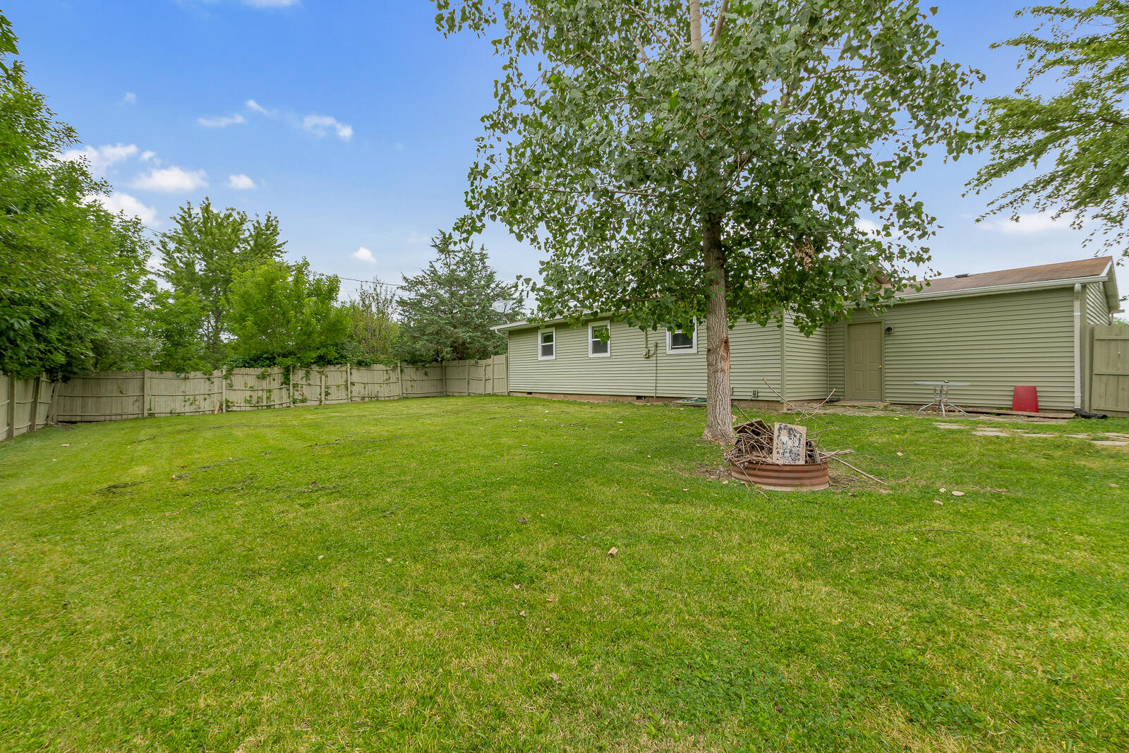 4838 N Clover Lane