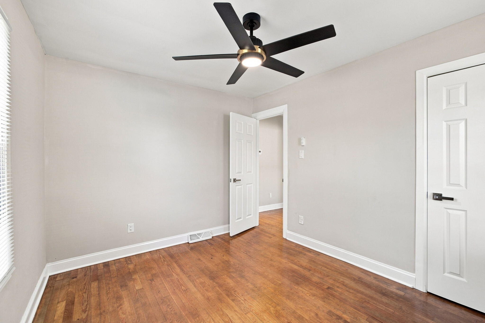 321 W 57th Avenue