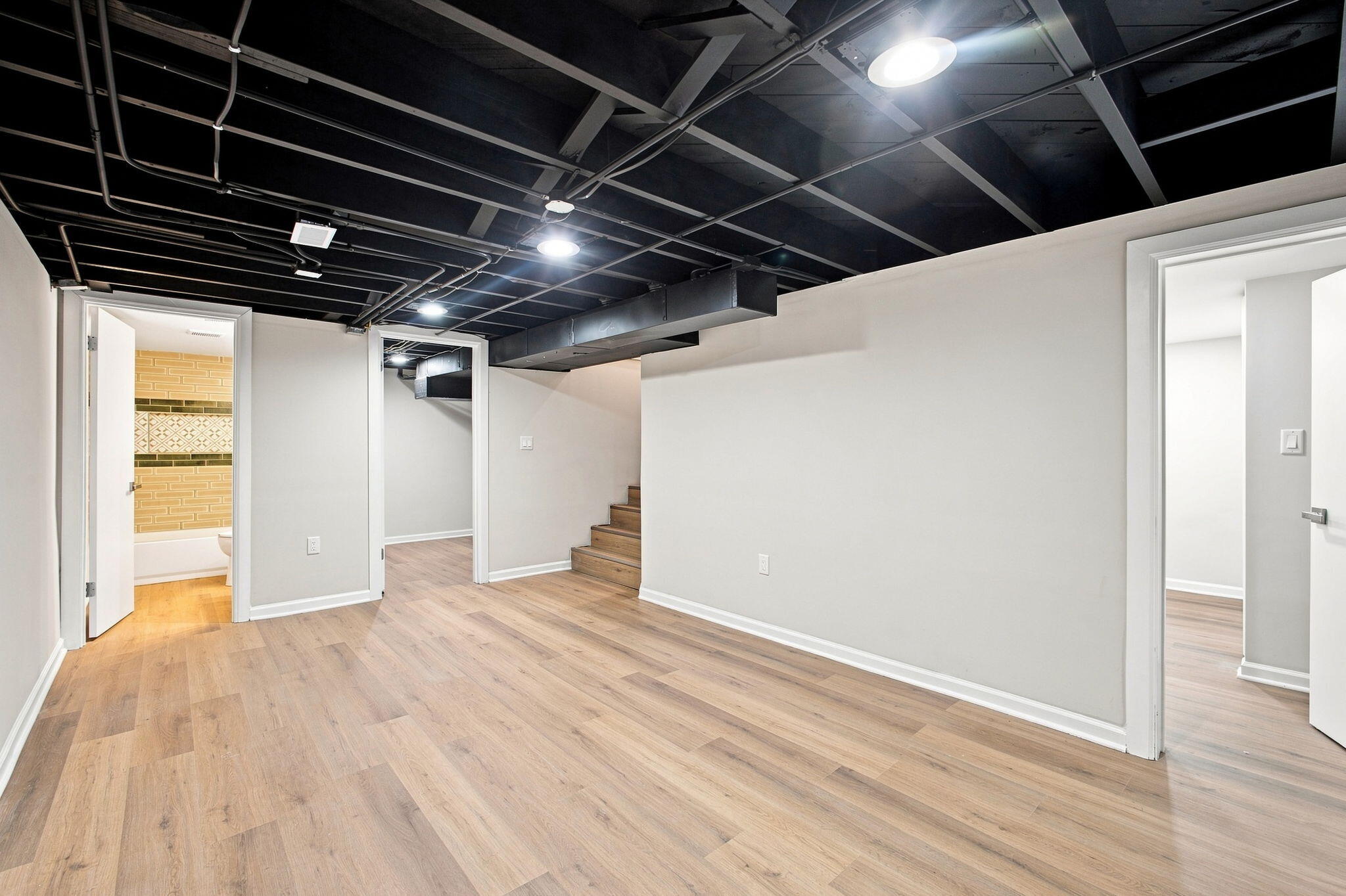 321 W 57th Avenue
