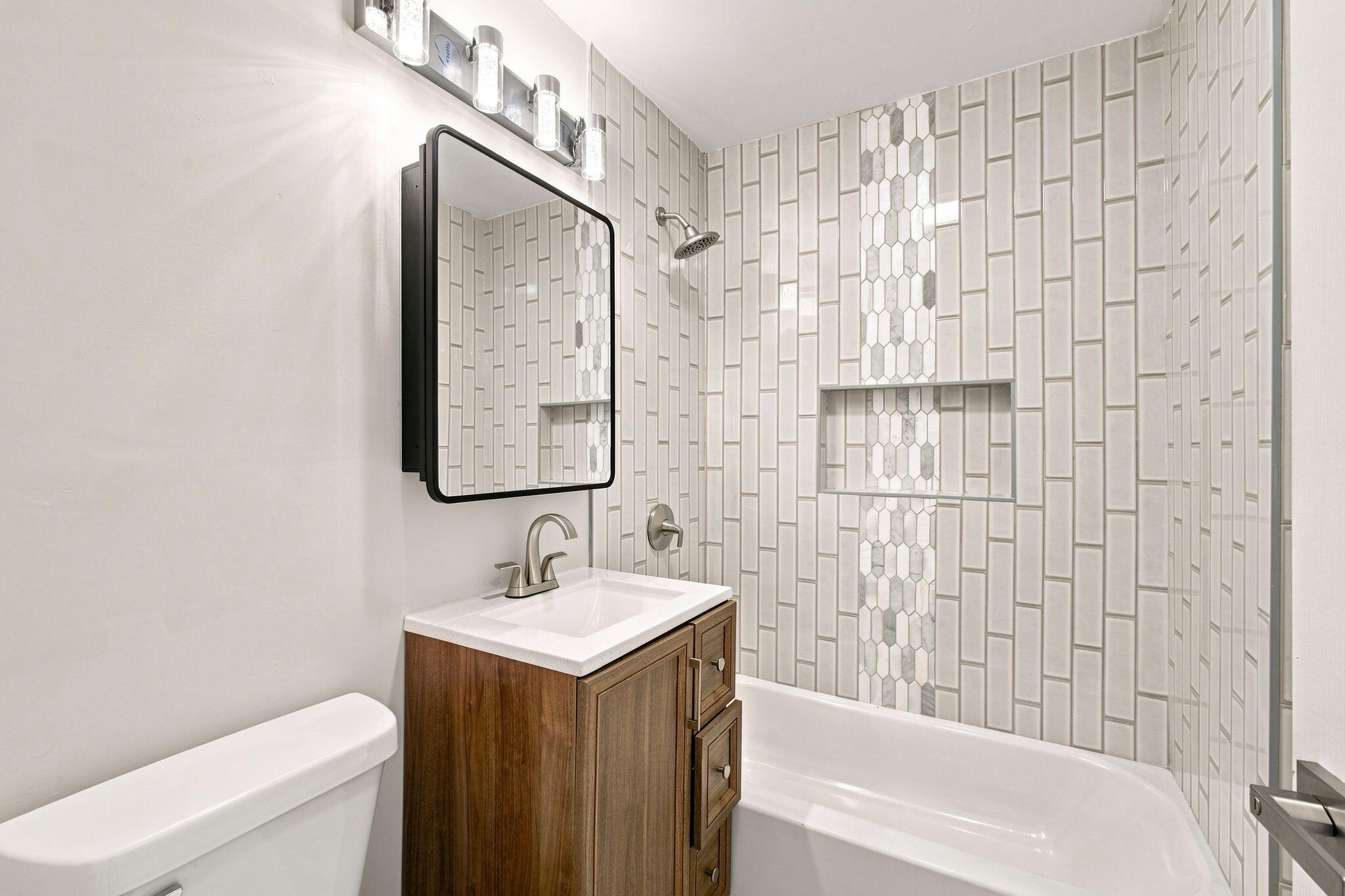 321 W 57th Avenue
