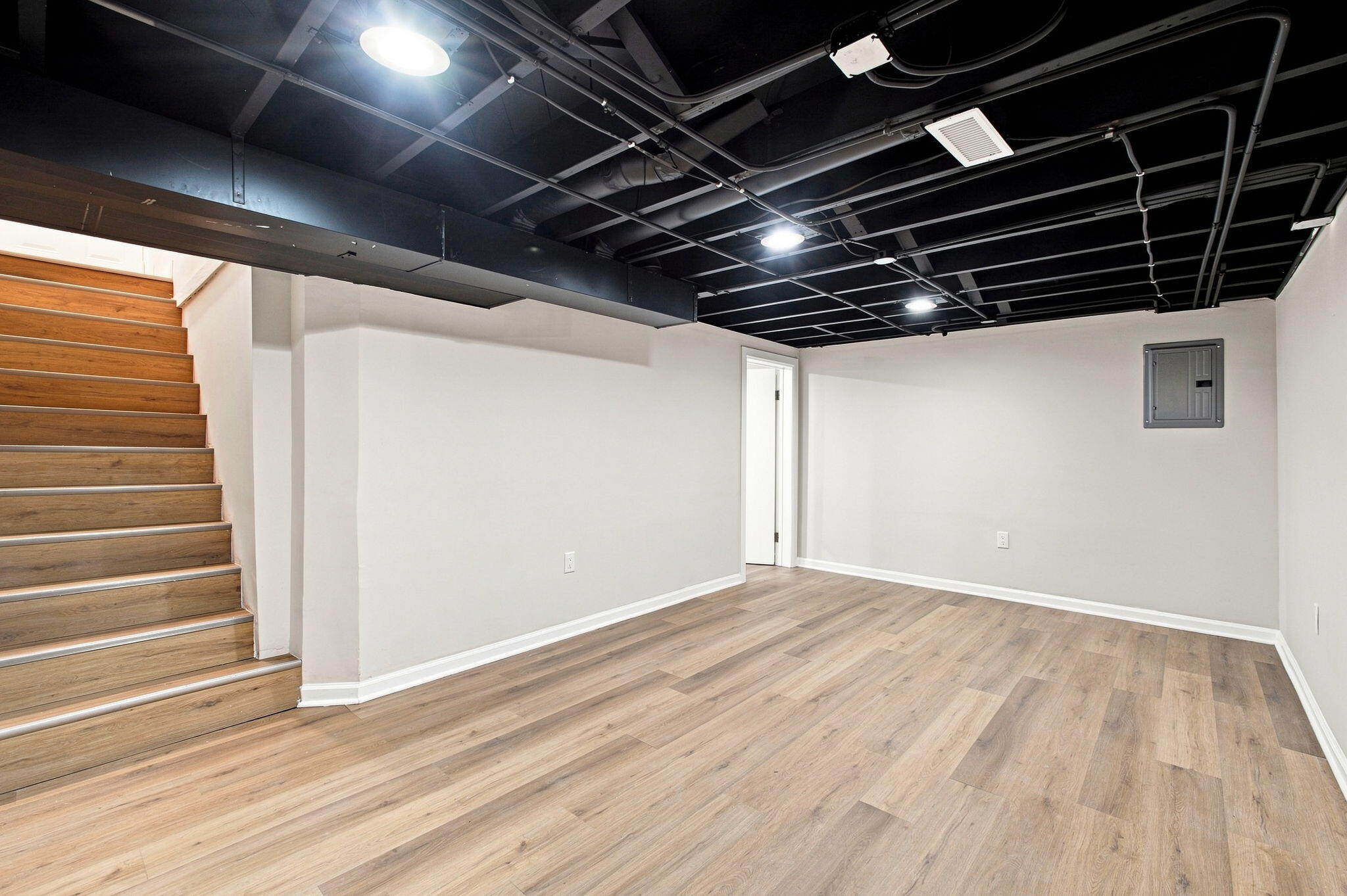 321 W 57th Avenue