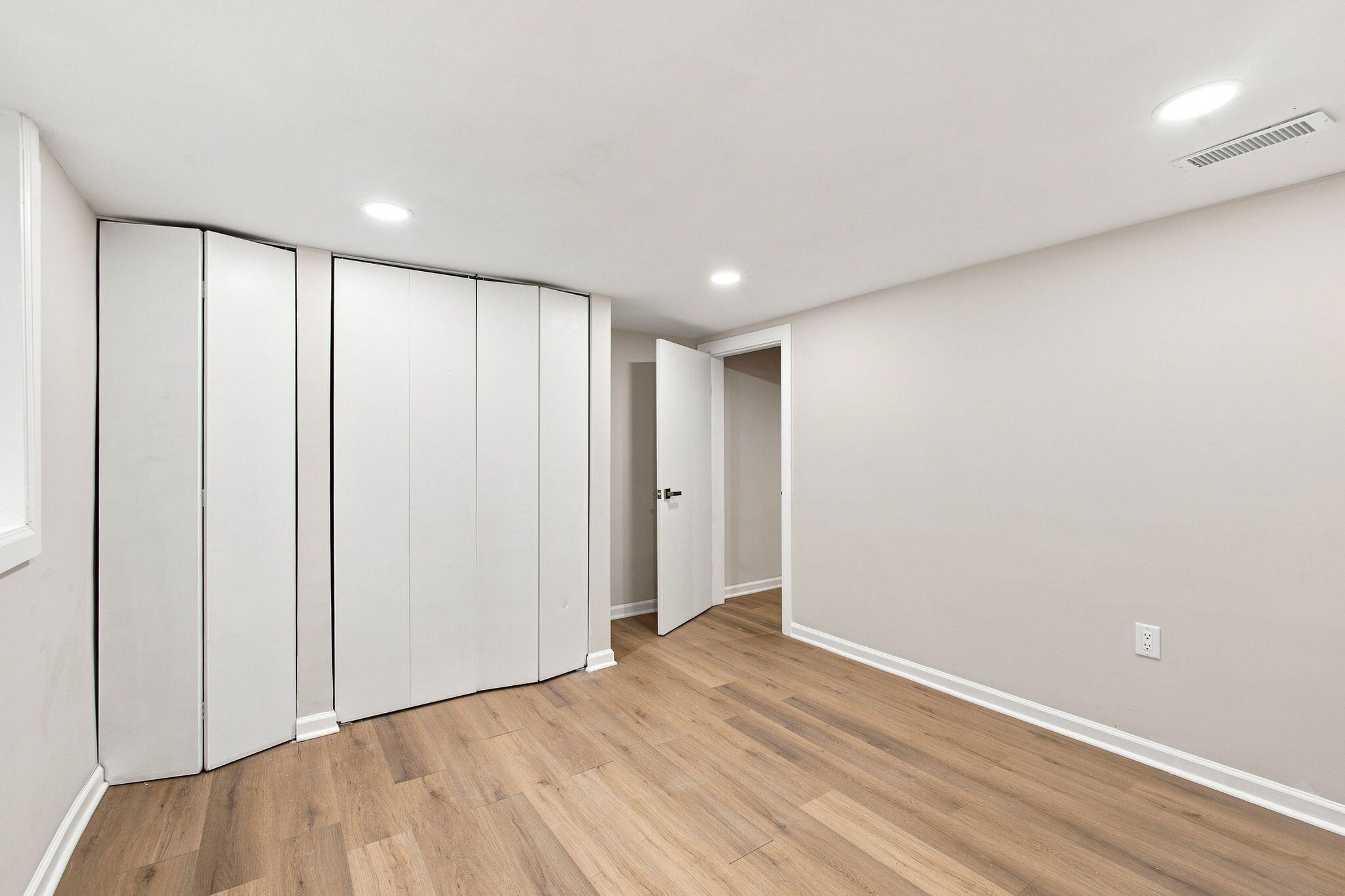 321 W 57th Avenue