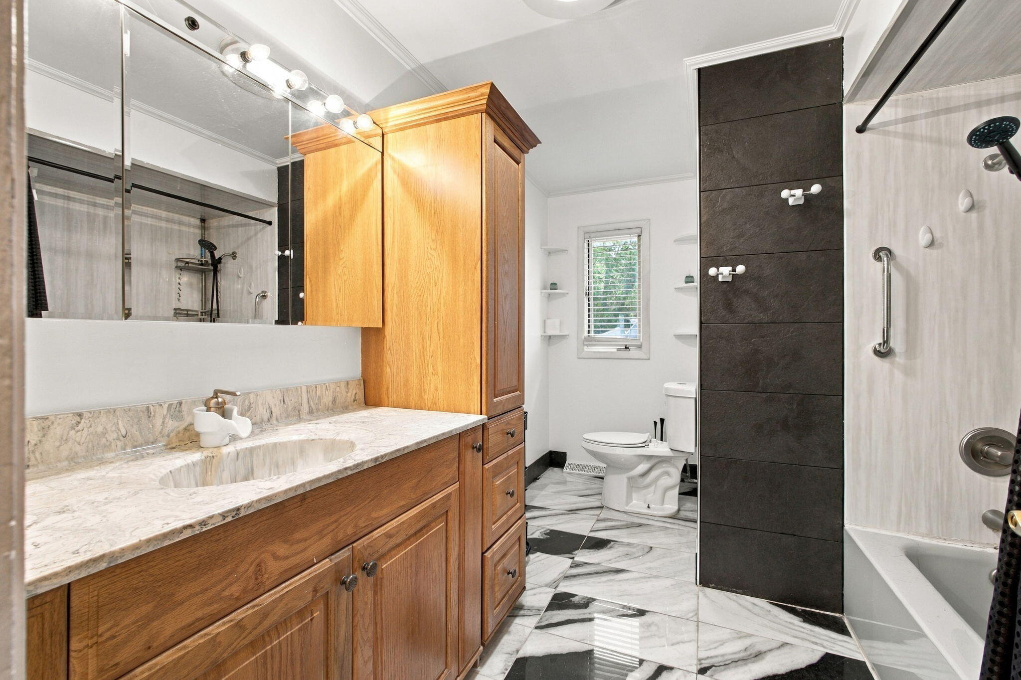9502 Fran-lin Parkway