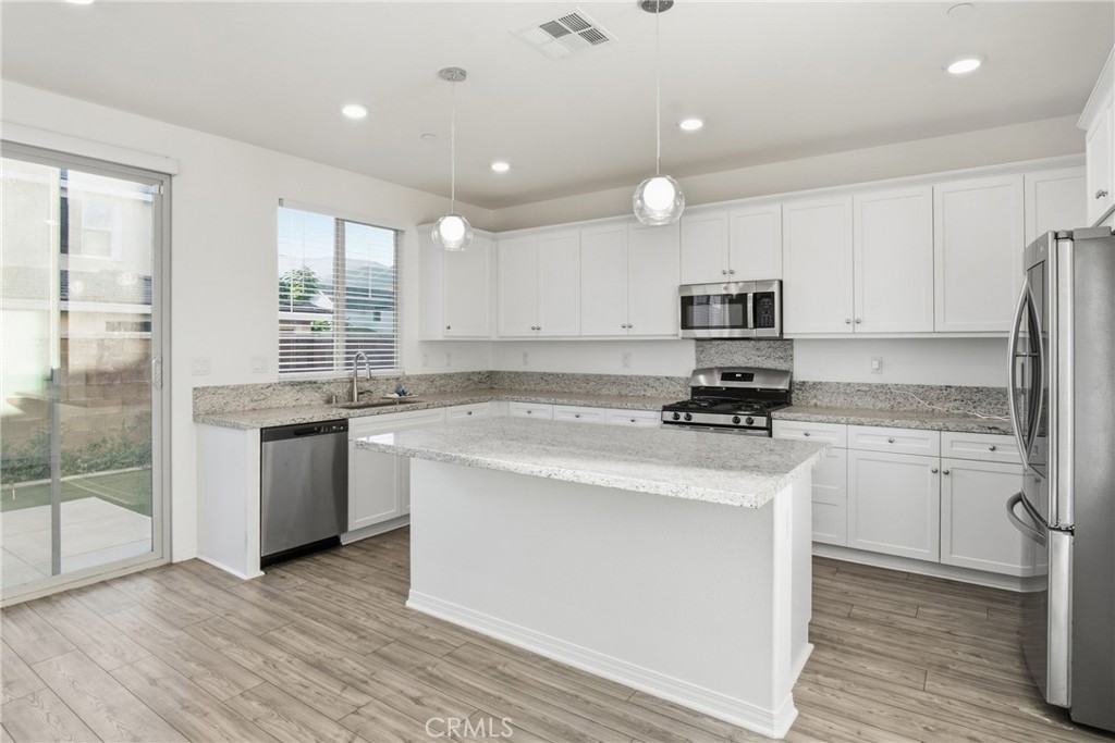 16715 Wyndham
