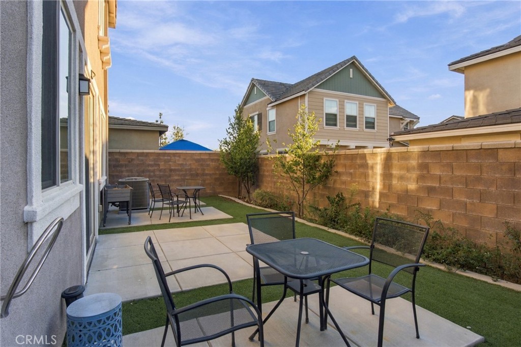 16715 Wyndham