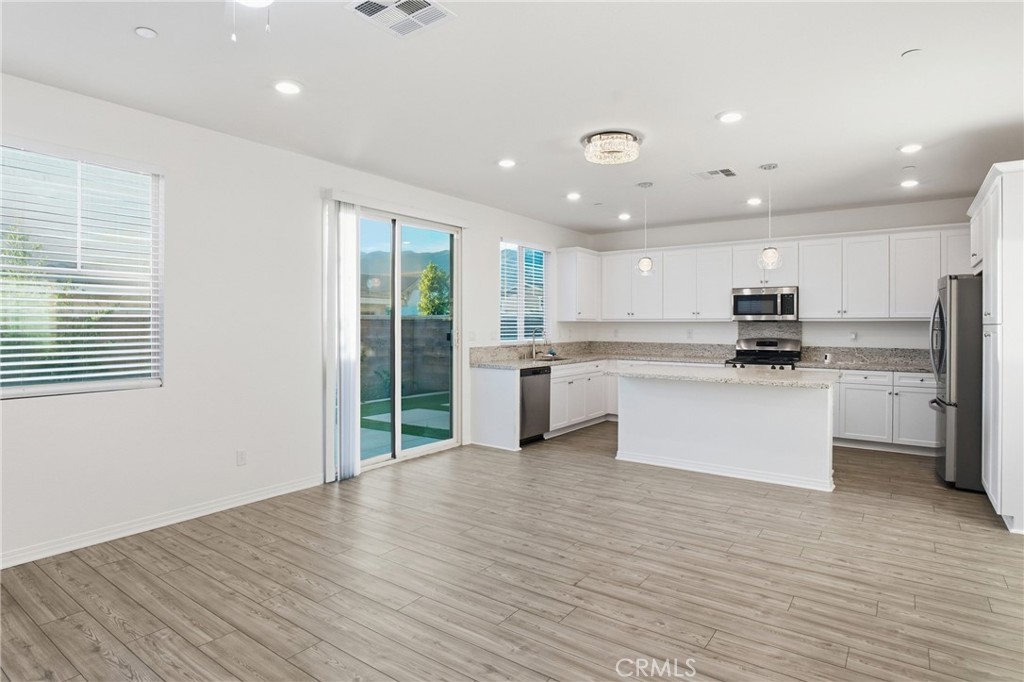 16715 Wyndham