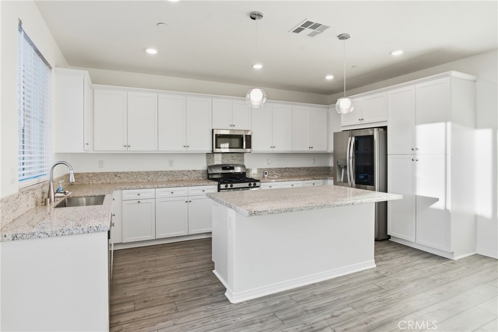 16715 Wyndham