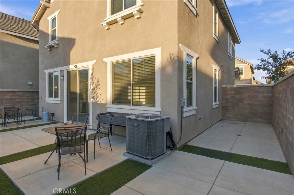 16715 Wyndham