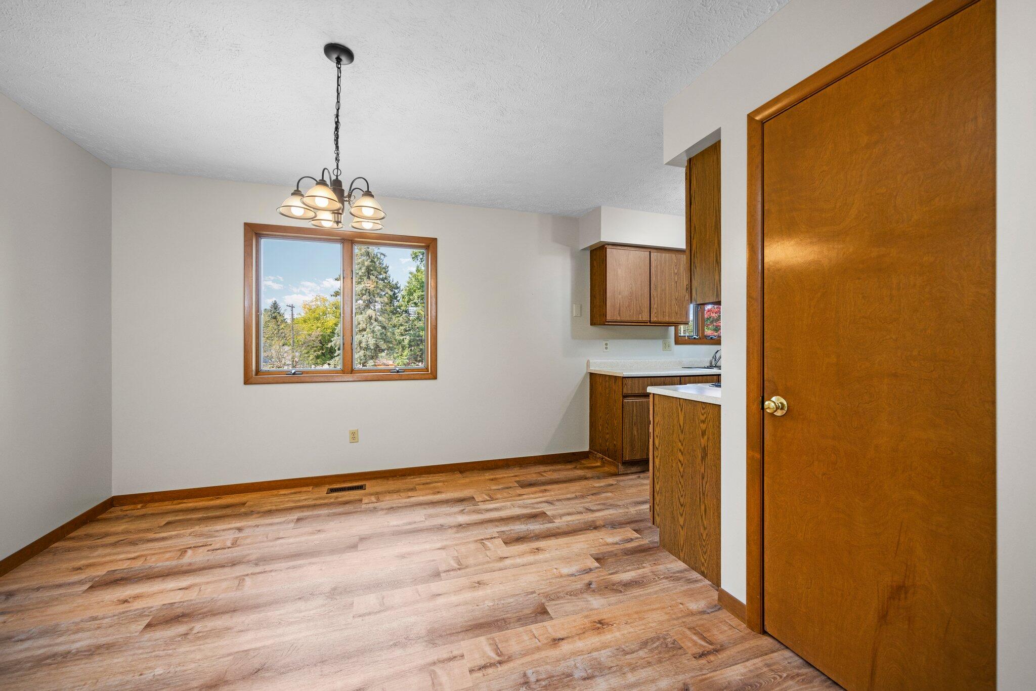 3290 Nina Road