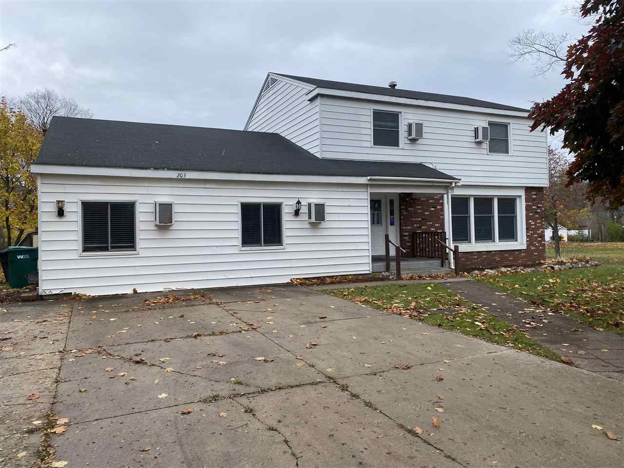 203 E Garfield