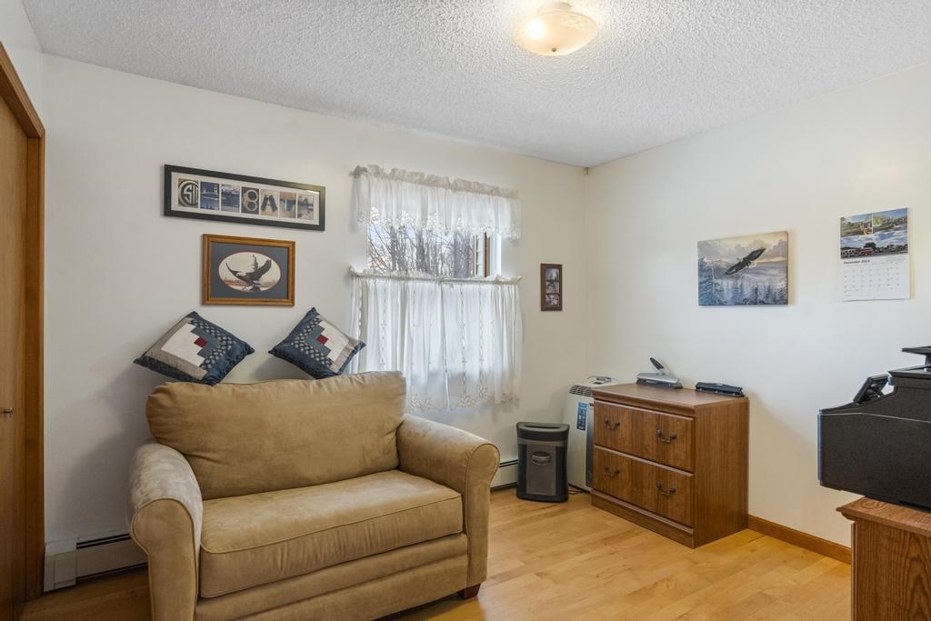 877 Woodview Drive