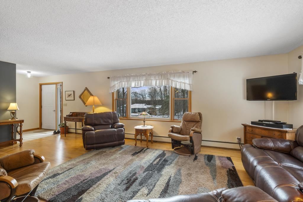 877 Woodview Drive