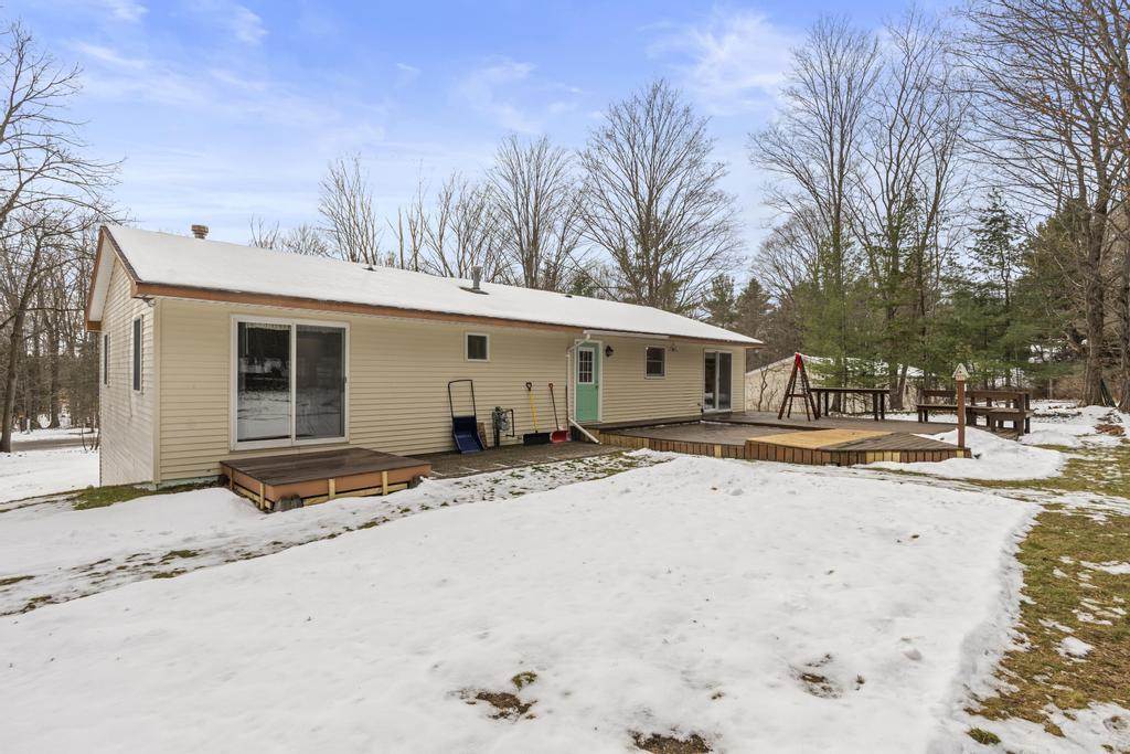877 Woodview Drive