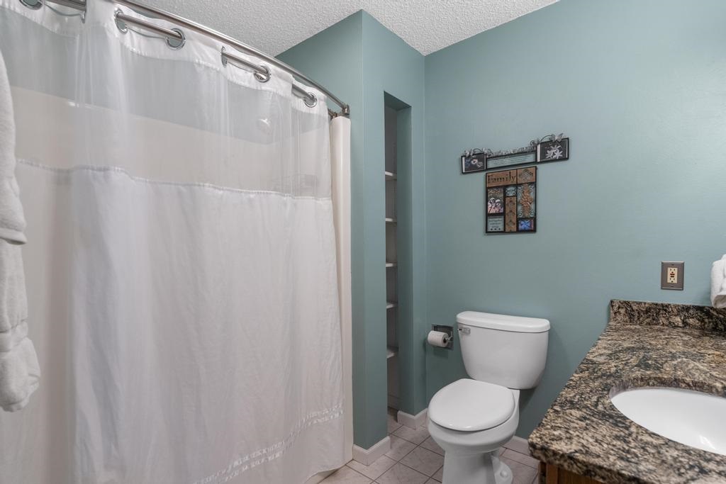 877 Woodview Drive
