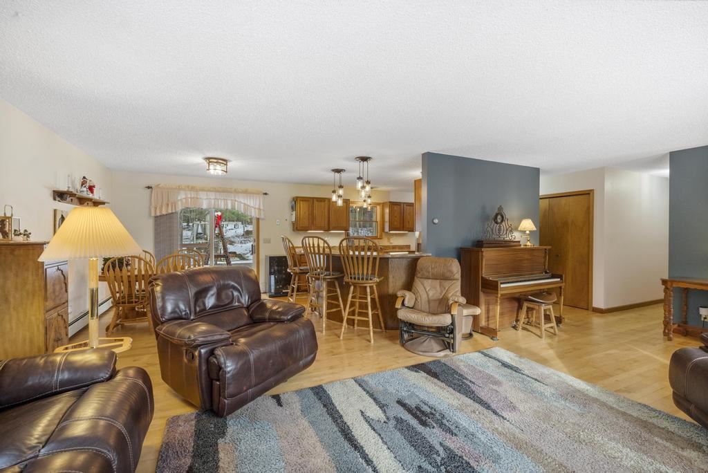 877 Woodview Drive