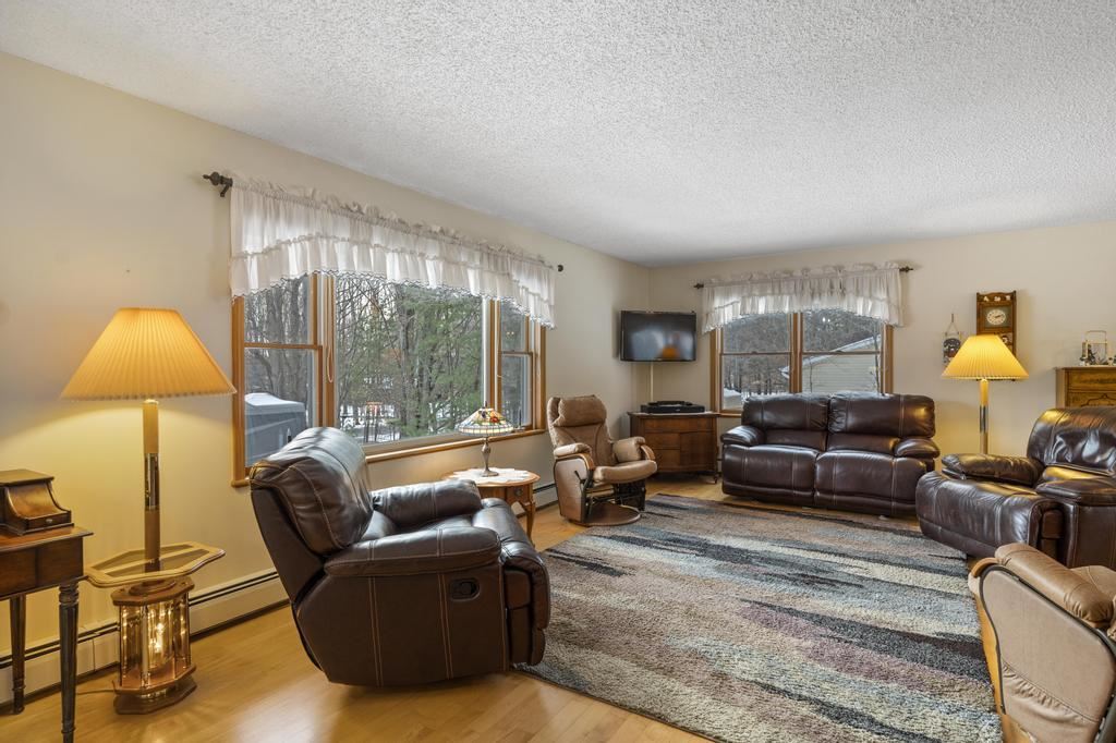 877 Woodview Drive