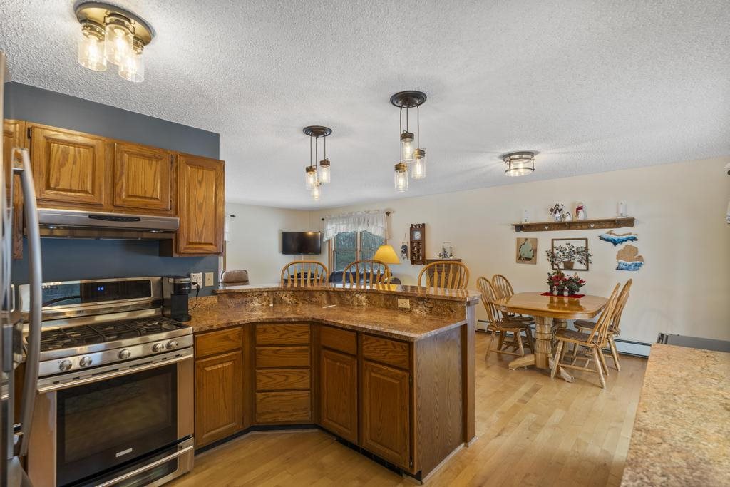 877 Woodview Drive